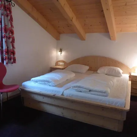 Quiet With Sauna In Koenigsleiten Wald im Pinzgau