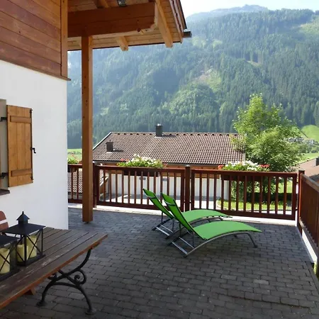 Chalet Quiet With Sauna In Koenigsleiten *