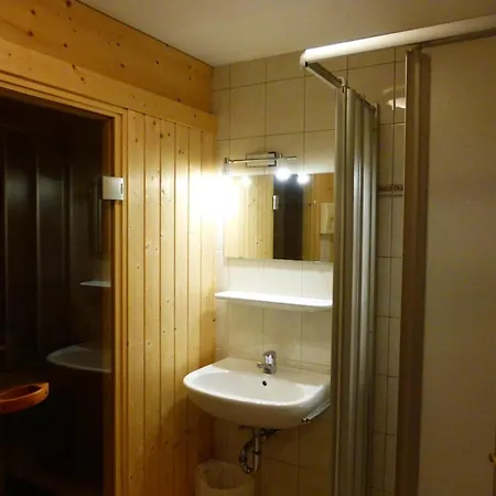 Chalet Quiet With Sauna In Koenigsleiten *