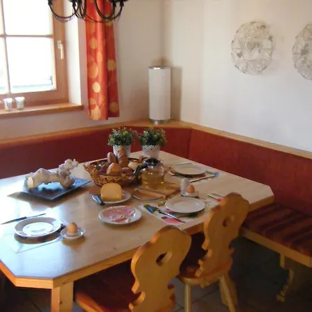 Chalet Quiet With Sauna In Koenigsleiten *